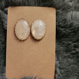 Vintage Gold and Cream Oval Earrings